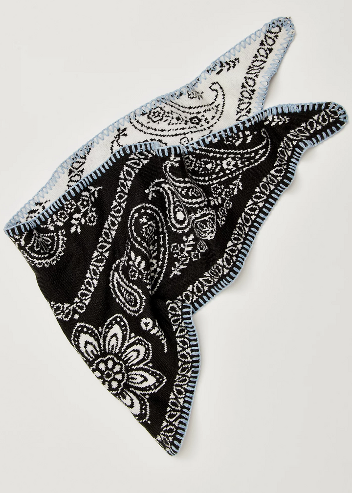 Free People Carmen Knitted Triangle - Angel White