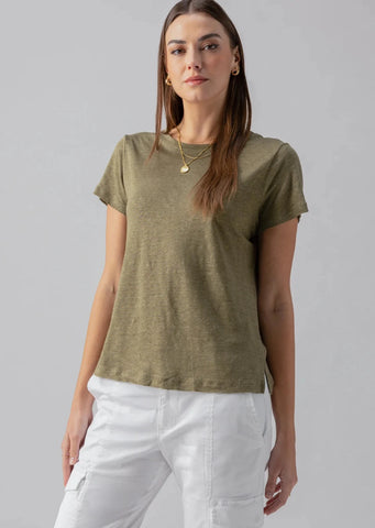linen blend sort sleeve crew neck tee shirt with small slit on sides