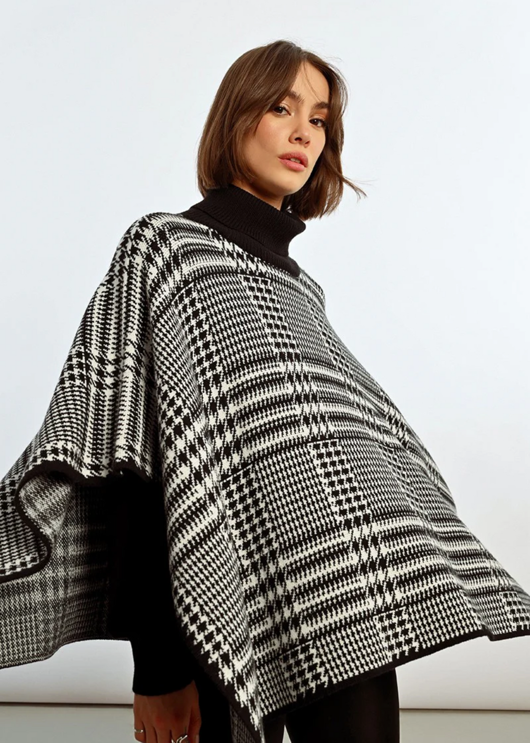 Mindy Checked Poncho in Black & White