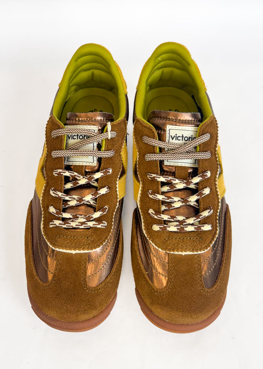 Victoria Saturno Sneakers