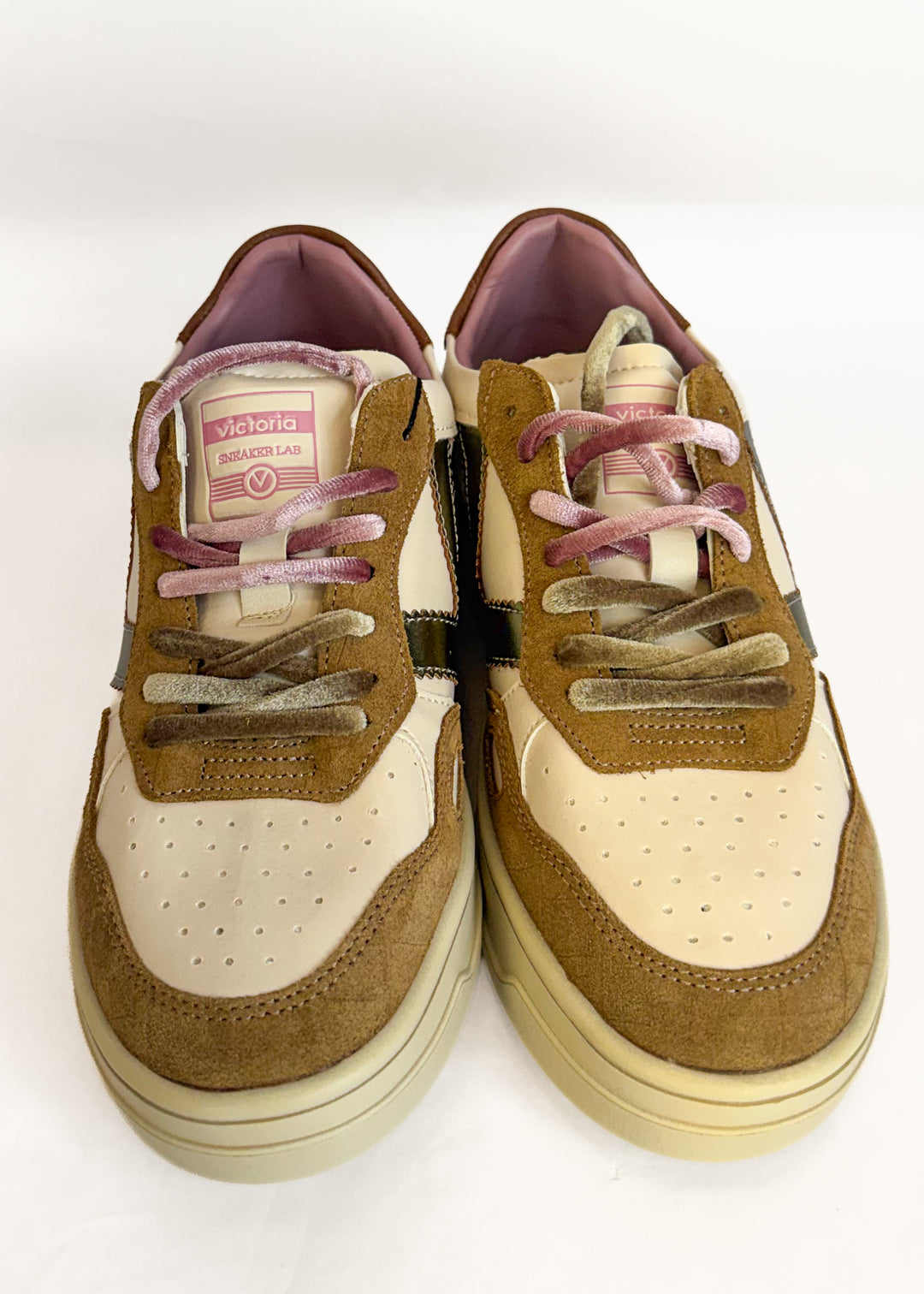 Victoria Viento Sneakers